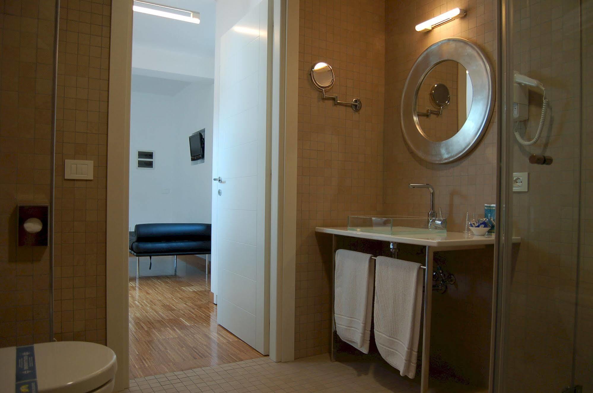 Hotel Del Conte Fondi Luaran gambar